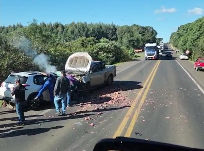 Vítimas que morreram em acidente na BR-282 eram pai, mãe e filho