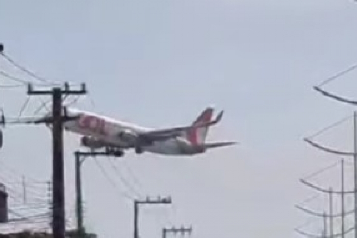 Avião precisa arremeter durante pouso no Aeroporto de Navegantes ...