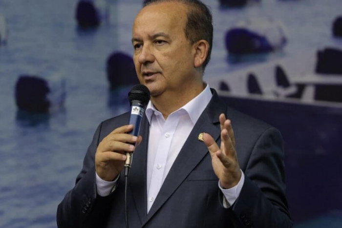 Governador critica pedido de suspensão de parlamentares catarinenses -  TopElegance
