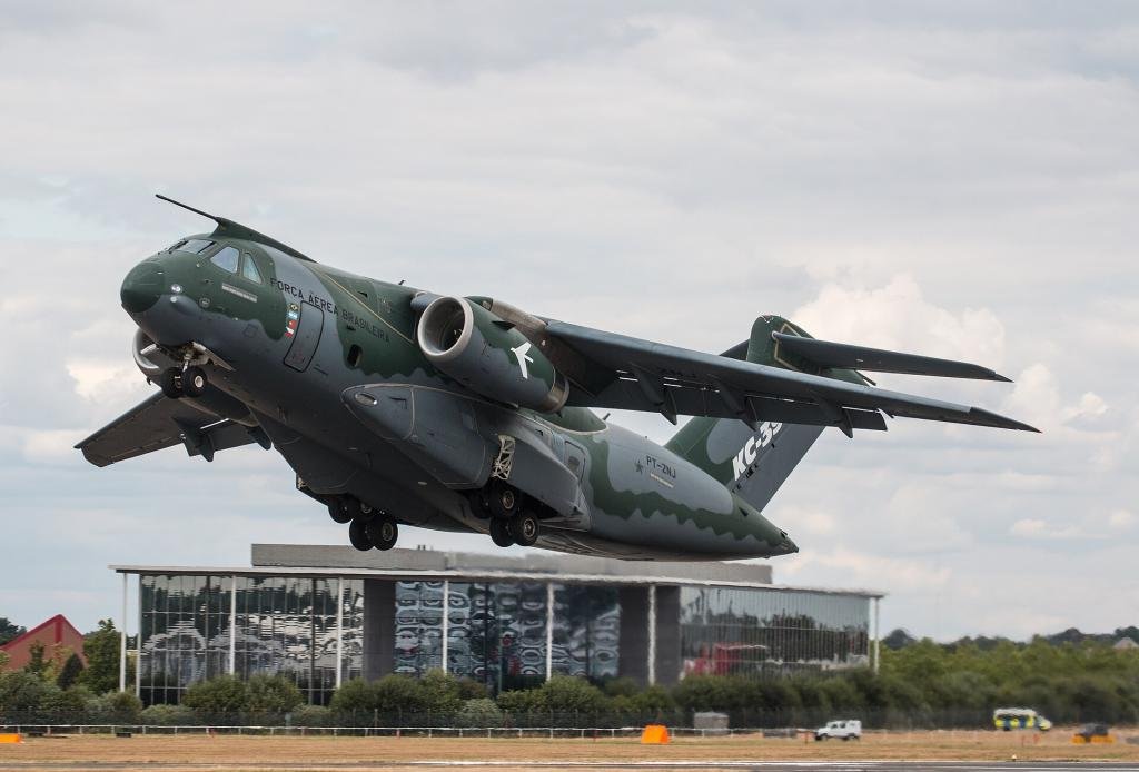 Avião KC-390 da FAB