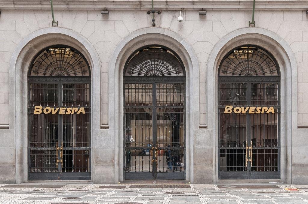 Entrada do prédio da Bovespa, no centro de São Paulo