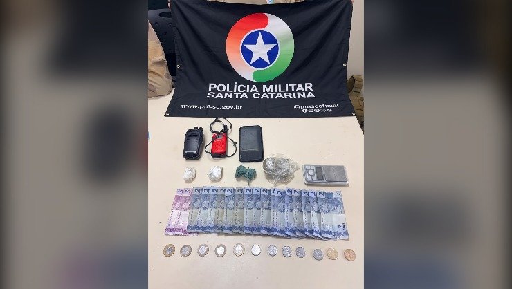 Material apreendido pela PM no Morro do Horácio